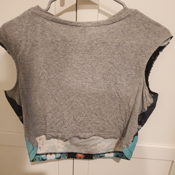 Bright Floral Boho Crop with Sequin Shoulders - Picture 3 of 3